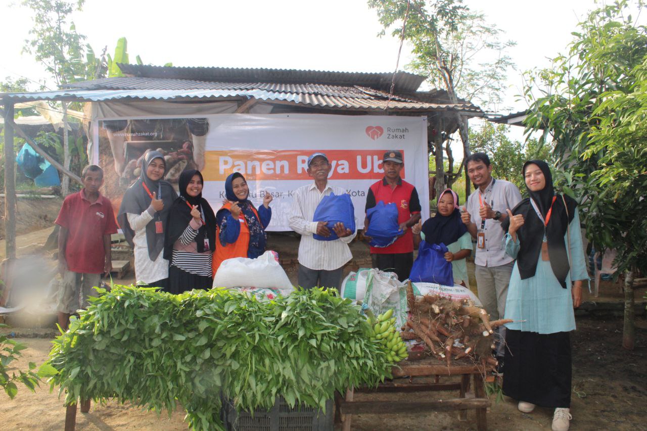 Rumah Zakat Bantu Petani dan Adakan Panen Raya di Kota Batam