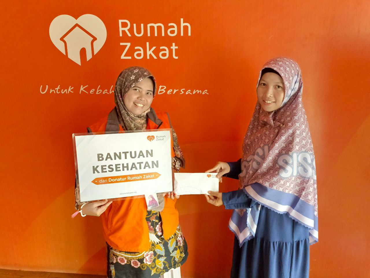 Rumah Zakat Beri Bantuan Kesehatan untuk Ibu Kecik Penderita Strok