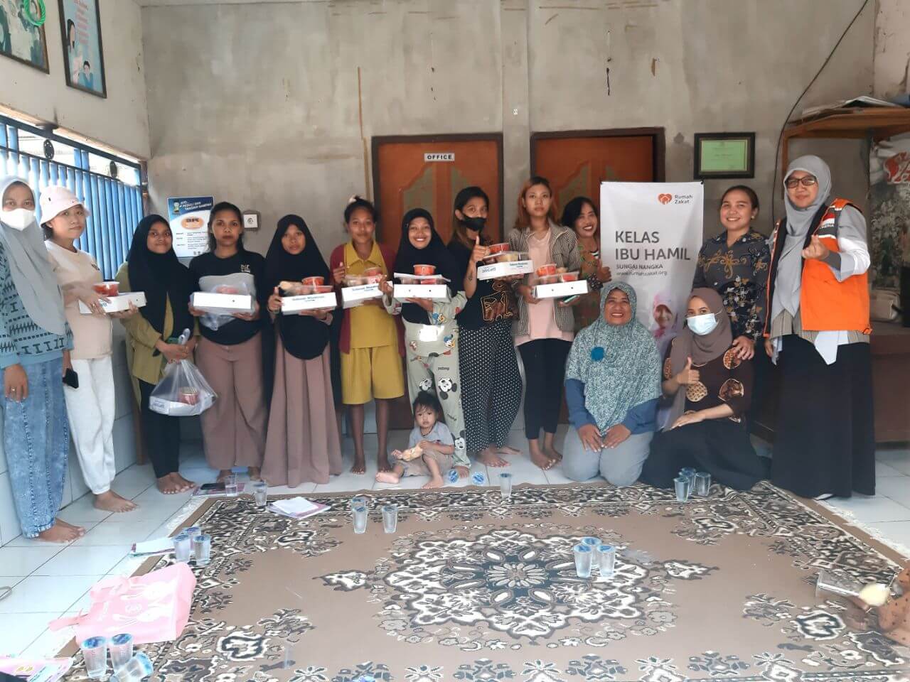 Rumah Zakat Beri Edukasi Akupresur di Kelas Ibu Hamil Desa Berdaya Sungai Nangka Balikpapan