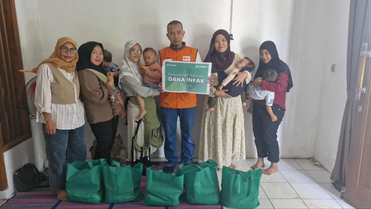 Rumah Zakat Salurkan Sembako untuk Keluarga Stunting Rumah Zakat Salurkan Sembako untuk Keluarga Stunting