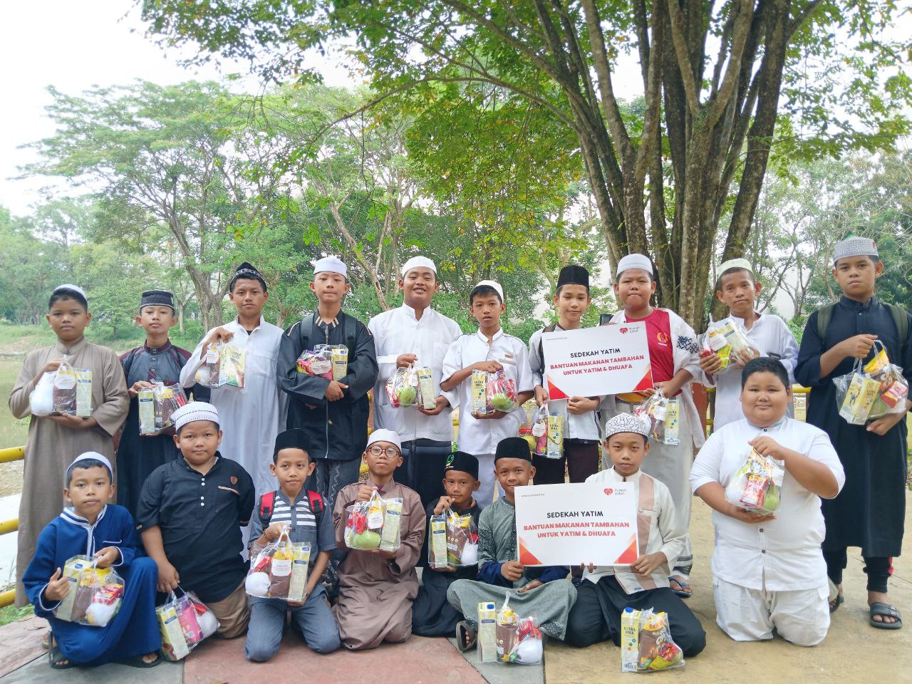 Salurkan Paket Bantuan Makanan Tambahan, Rumah Zakat Palembang Hadirkan Senyum Bahagia Bagi Anak Juara Yatim Dhuafa