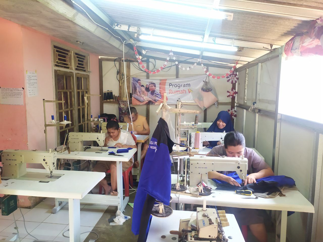 Bangga! Rumah Vokasi Motekar Binaan Rumah Zakat Kembali Mendapat Pesanan Pakaian