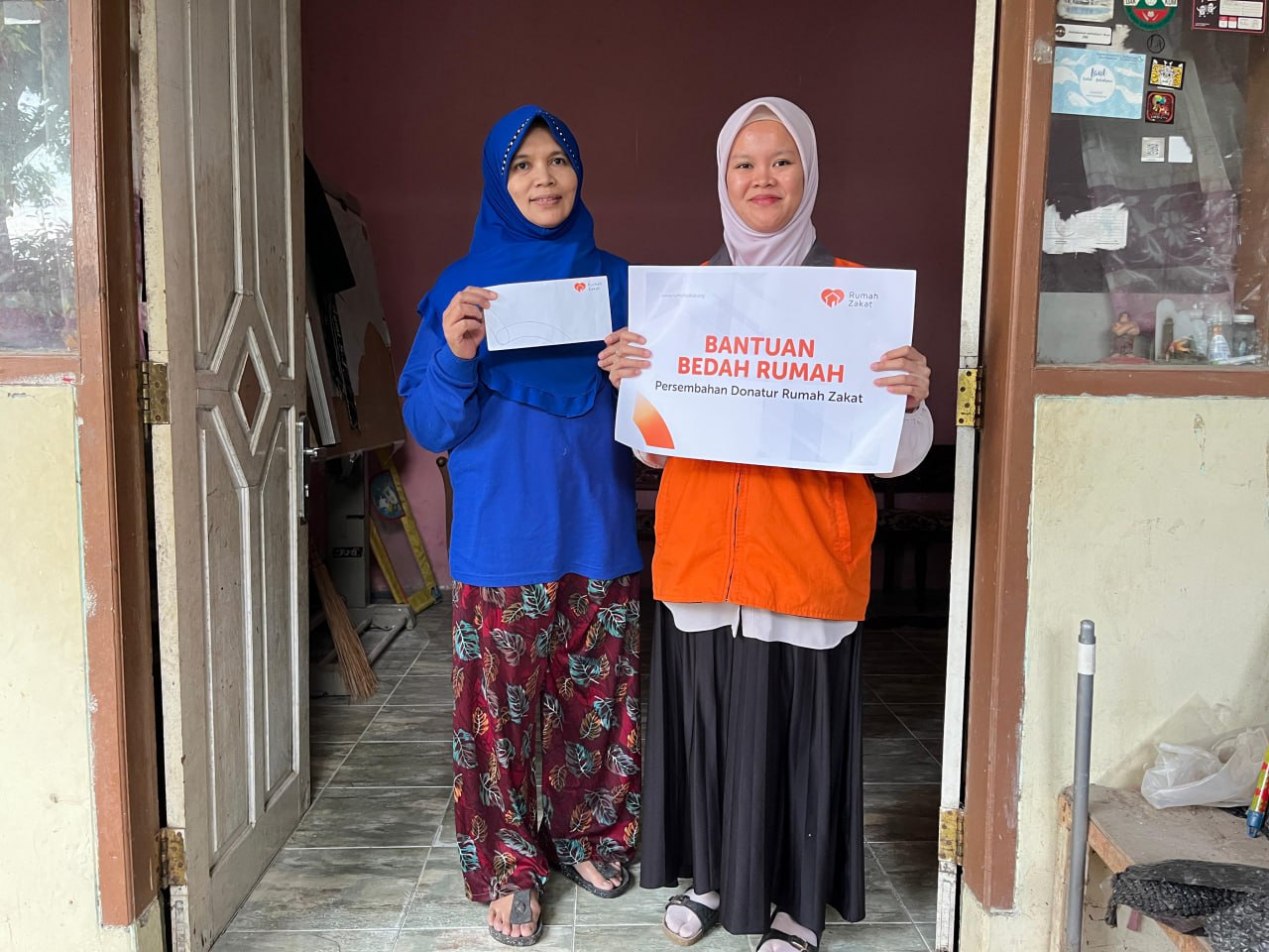 Bantu Renovasi Rumah, Rumah Zakat Bahagiakan Ibu Neti dari Cimahi