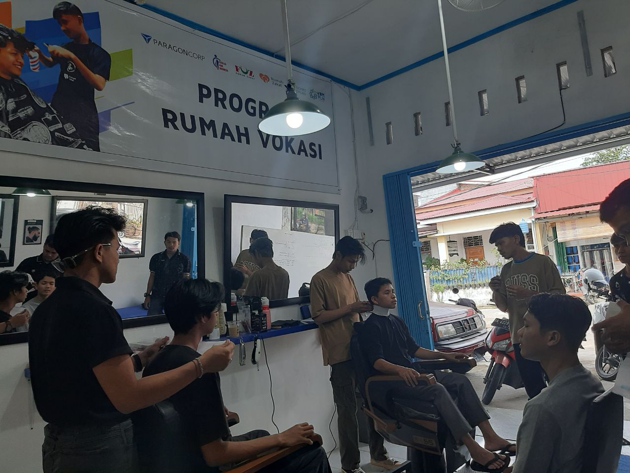 Rumah Zakat Adakan Pelatihan Barbershop Melalui Rumah Vokasi