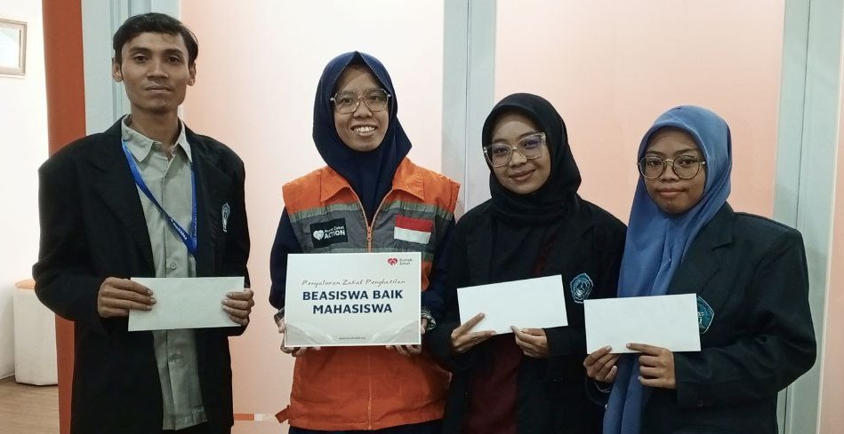 Rumah Zakat Salurkan Beasiswa BAIK untuk 4 Mahasiswa Yatim Piatu dan Dhuafa di Jakarta Timur