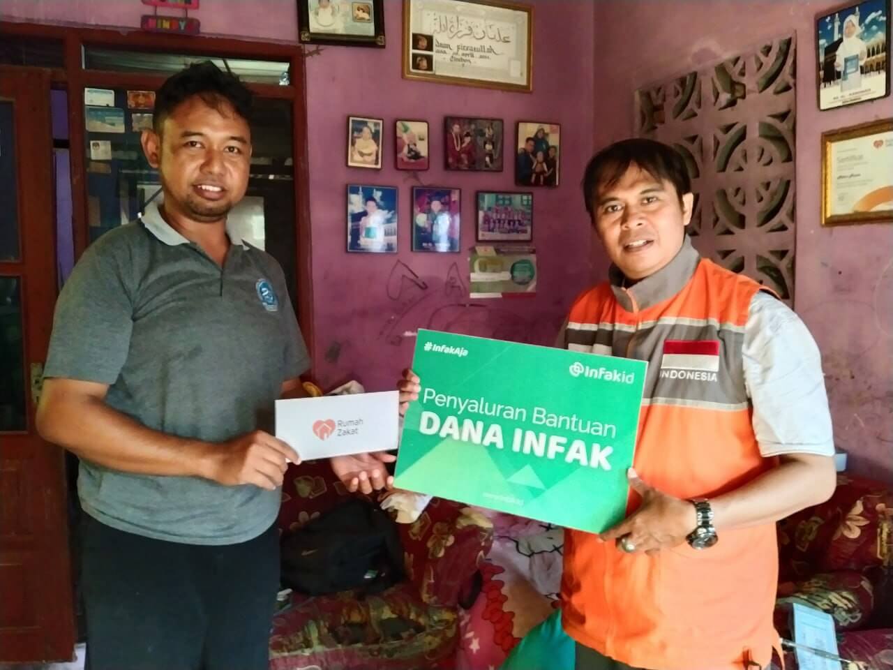 Rumah Zakat Salurkan Modal Usaha melalui Program infak.id untuk UMKM di Kesenden