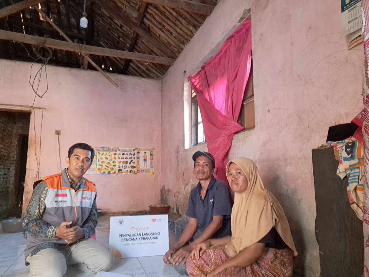 Rumah Zakat dan Himamet FT Untirta Salurkan Bantuan untuk Korban Asap Kebakaran TPSA Bagendung Rumah Zakat dan Himamet FT Untirta Salurkan Bantuan untuk Korban Asap Kebakaran TPSA Bagendung