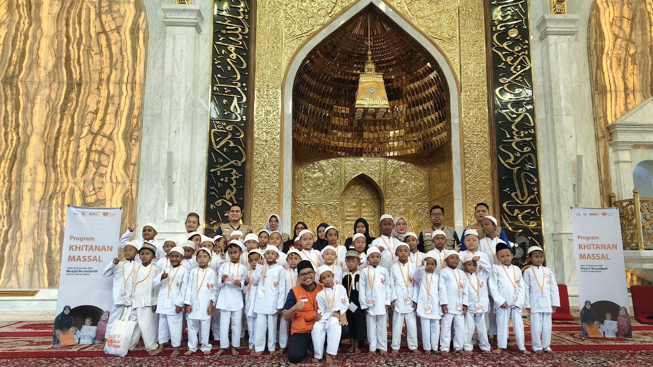 Rumah Zakat dan Masjid Nursetiasih Bekasi Gelar Khitanan Massal Secara Gratis