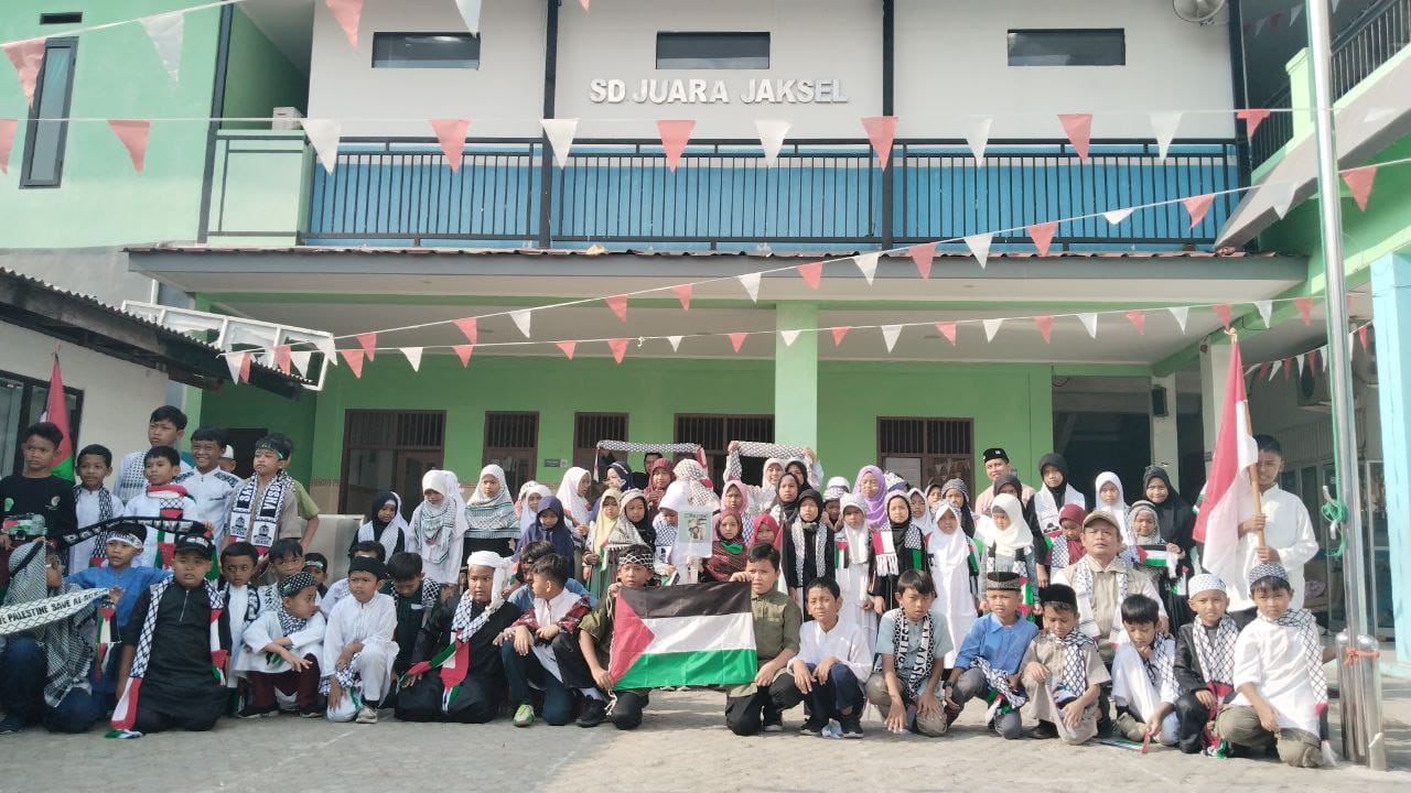 Rumah Zakat dan SD Juara Jakarta Selatan Gelar Aksi Solidaritas untuk Palestina Rumah Zakat dan SD Juara Jakarta Selatan Gelar Aksi Solidaritas untuk Palestina