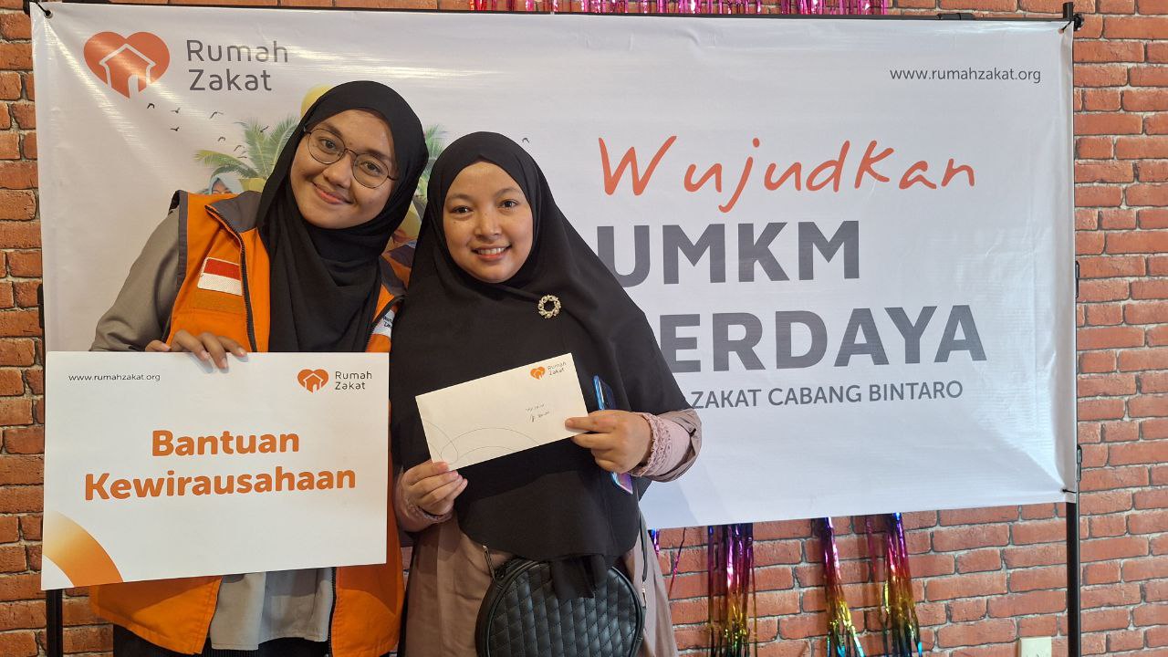 Wujudkan UMKM Berdaya, Rumah Zakat Gelar Seminar Motivasi dan Pemberian Bantuan Modal Usaha