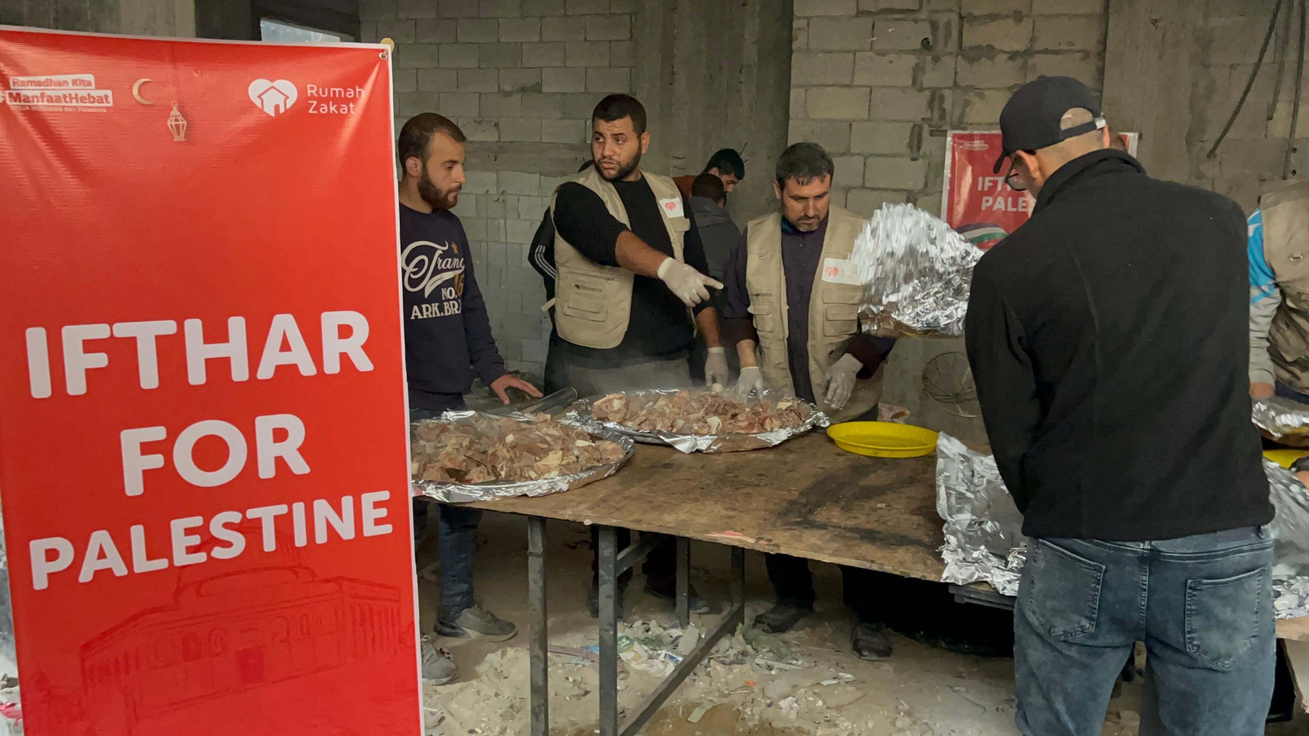 Rumah Zakat Salurkan 1000 Paket Ifthar untuk Warga Gaza Palestina