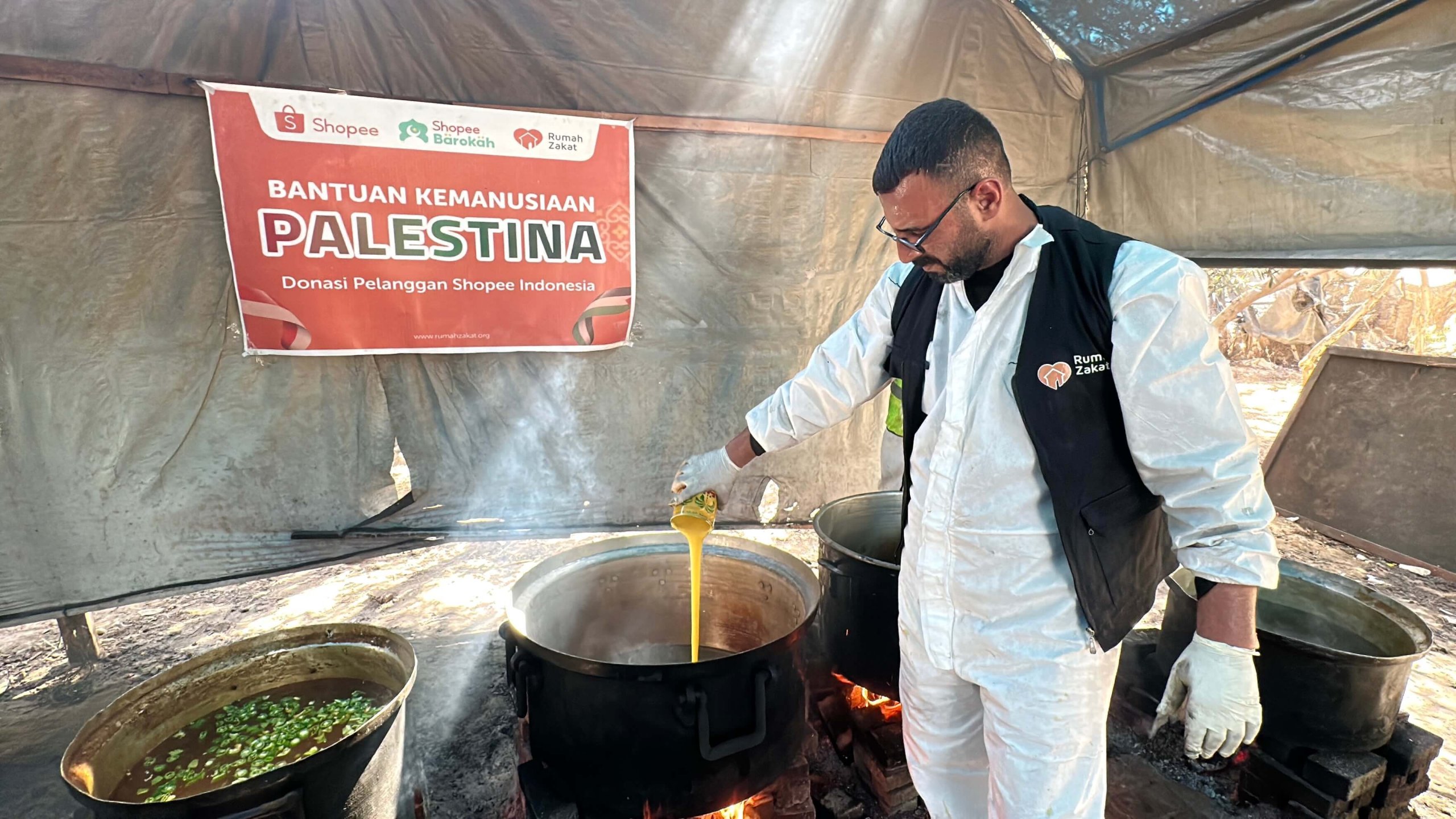Rumah Zakat Bersama Shopee Indonesia dan Shopee Barokah Salurkan 1000 Paket Hot Meals di Gaza