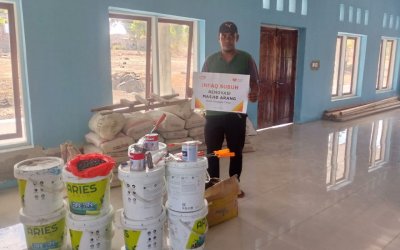 Masjid Arang Semakin Nyaman dengan Dinding Rapi dan Berwarna