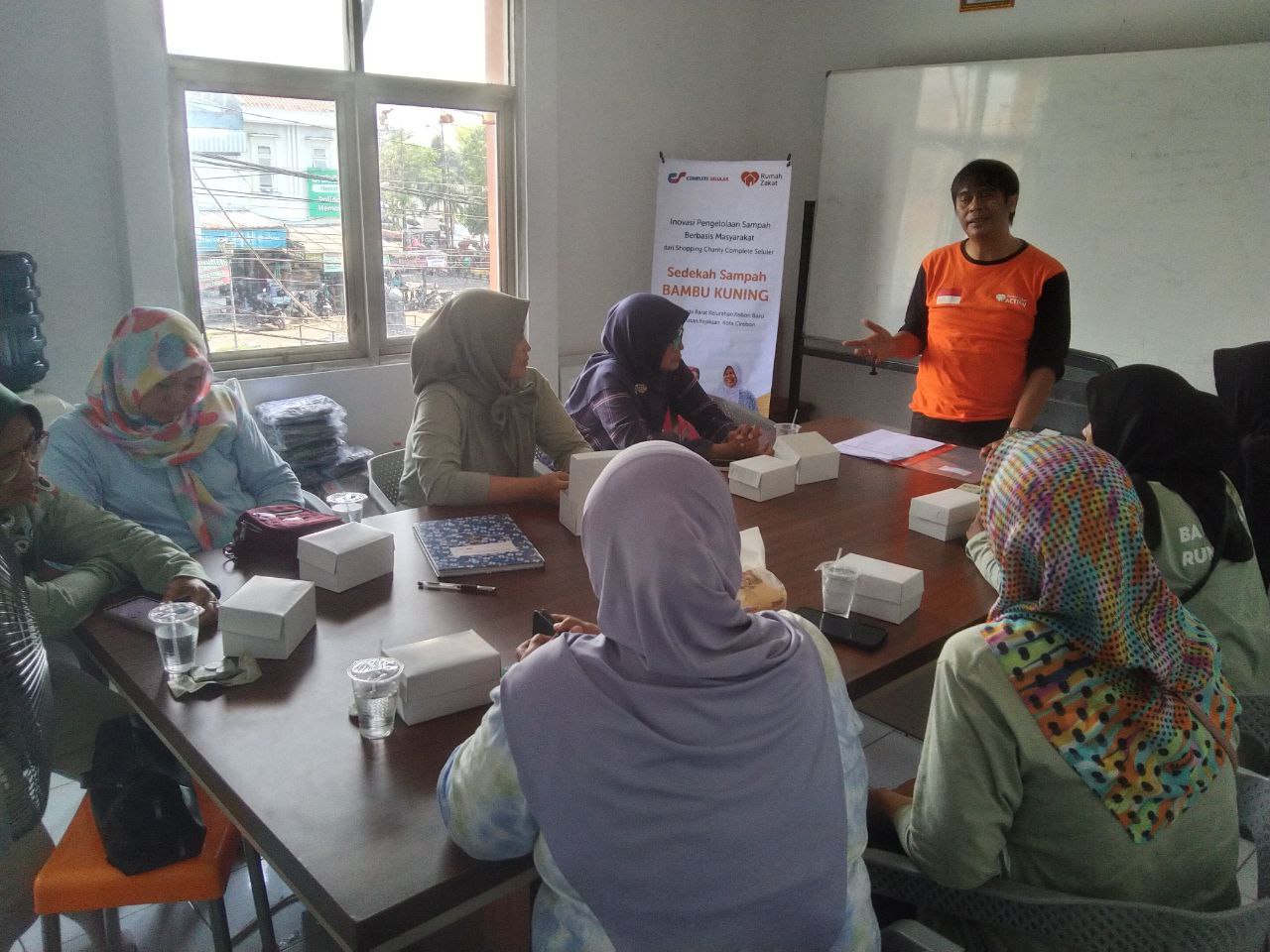 Monitoring dan Evaluasi Bank Sampah Binaan Rumah Zakat di Kota Cirebon
