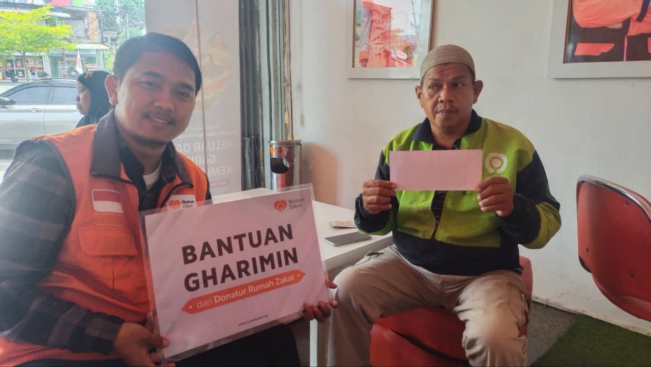 Peduli Gharimin, Rumah Zakat Berbagi Kebahagiaan untuk Pak Oktavianus