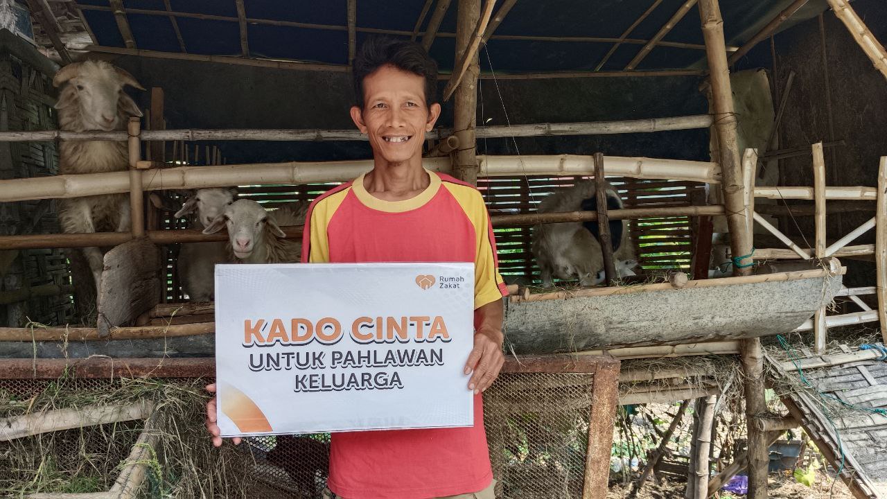 Peringati Hari Pahlawan, Rumah Zakat Berikan Kado Cinta untuk Pahlawan Keluarga di Bojonegoro