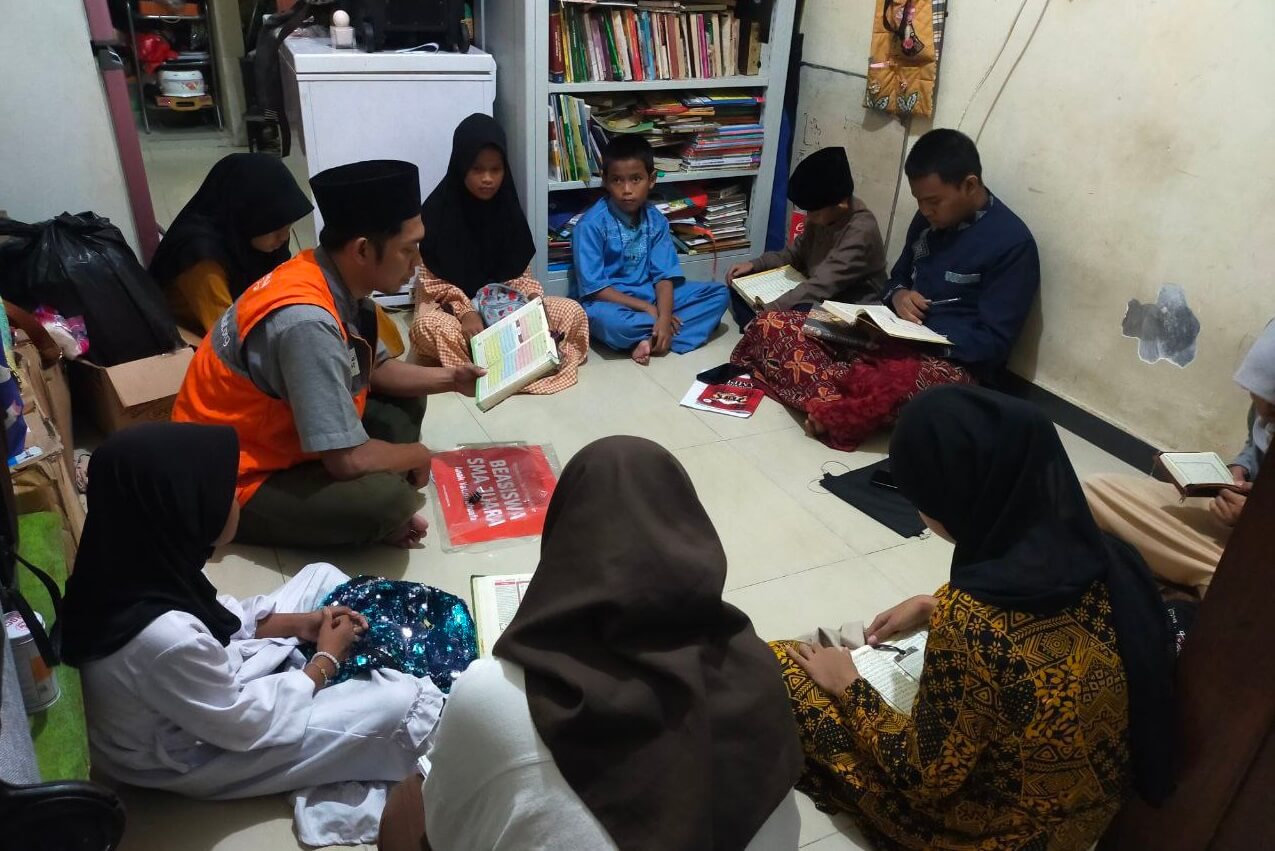 Rumah Zakat Salurkan Beasiswa Pendidikan untuk Anak Yatim dan Dhuafa di Pademangan