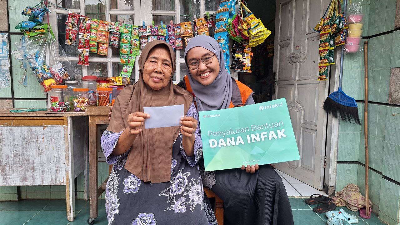 Rumah Zakat dan infak.id Salurkan Bantuan Modal Usaha untuk Lansia di Tangerang Selatan