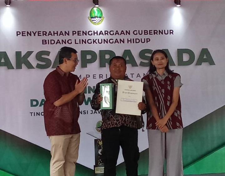 Bank Sampah Mekar Berseri Terima Penghargaan Raksa Prasada dari Rumah Zakat
