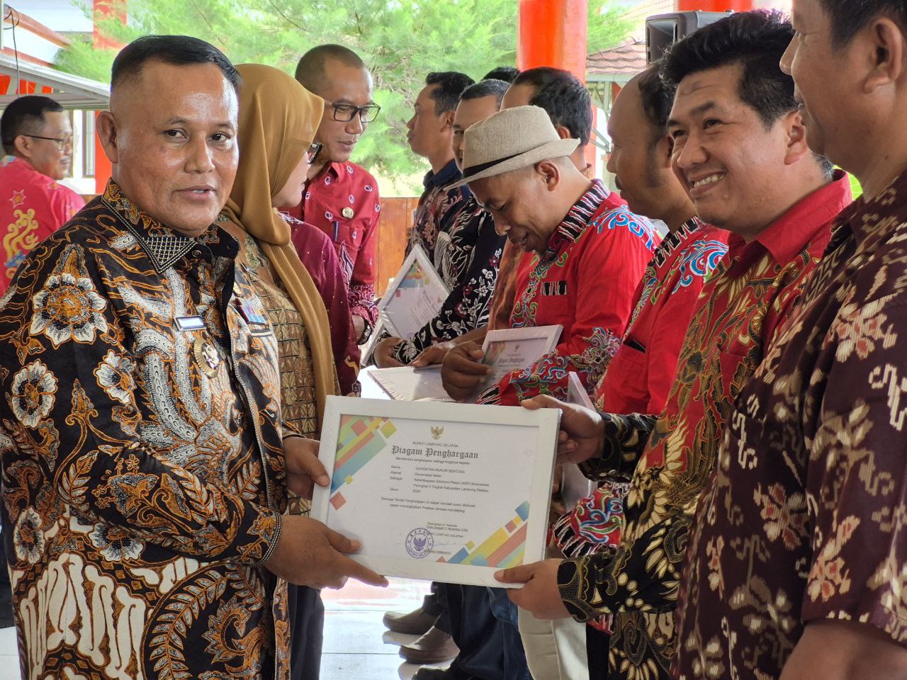 Bummas Gapoktan Rukun Santoso Raih Penghargaan dari Bupati Lampung Selatan