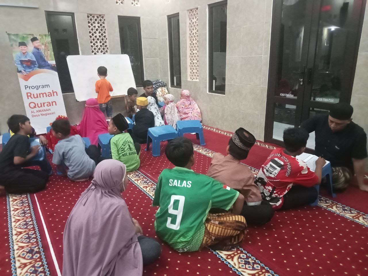 Didik Generasi Qur’ani yang Berakhlak Mulia, Rumah Zakat Dukung Rumah Qur’an Al-Amanah di Desa Neglasari