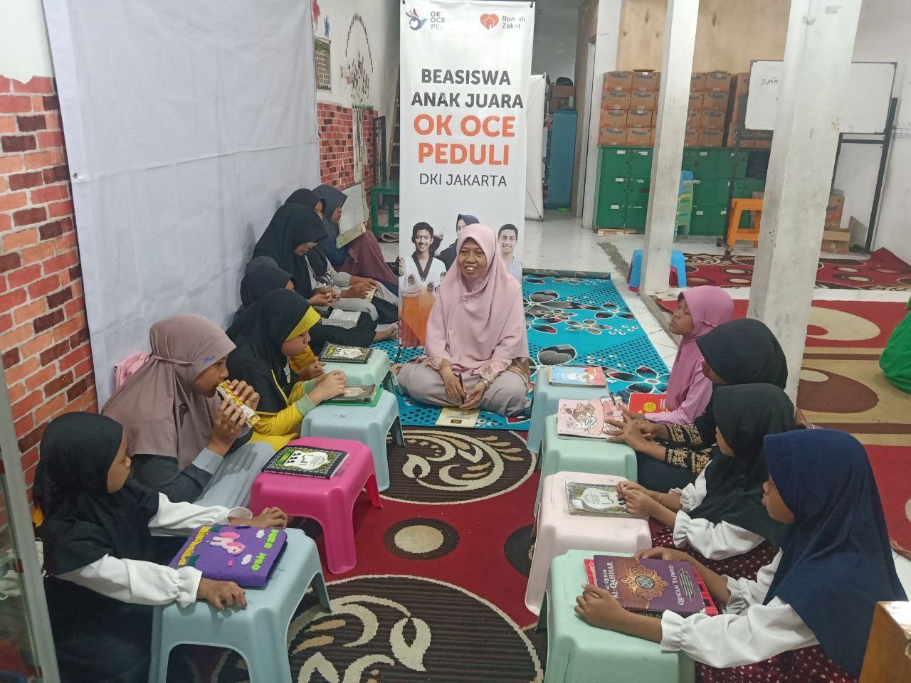 Pembinaan dan Penyaluran Beasiswa OK OCE Peduli Periode November 2024