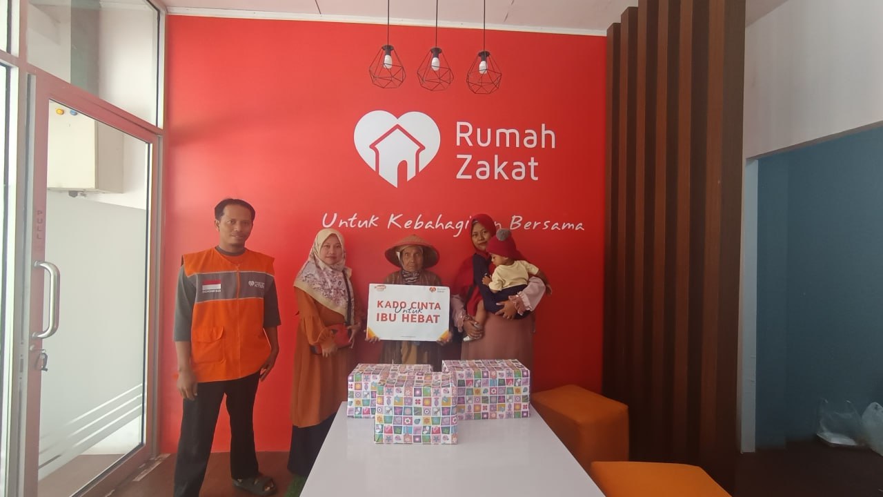 Peringati Hari Ibu, Rumah Zakat Cilegon Bagikan Kado Cinta untuk Ibu Hebat