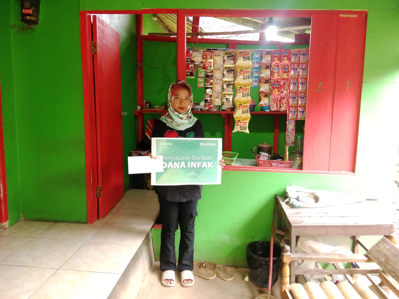 Rumah Zakat Salurkan Bantuan Modal Usaha dari Infak.Id untuk Ibu Muda Pejuang Keluarga Rumah Zakat Salurkan Bantuan Modal Usaha dari Infak.Id untuk Ibu Muda Pejuang Keluarga