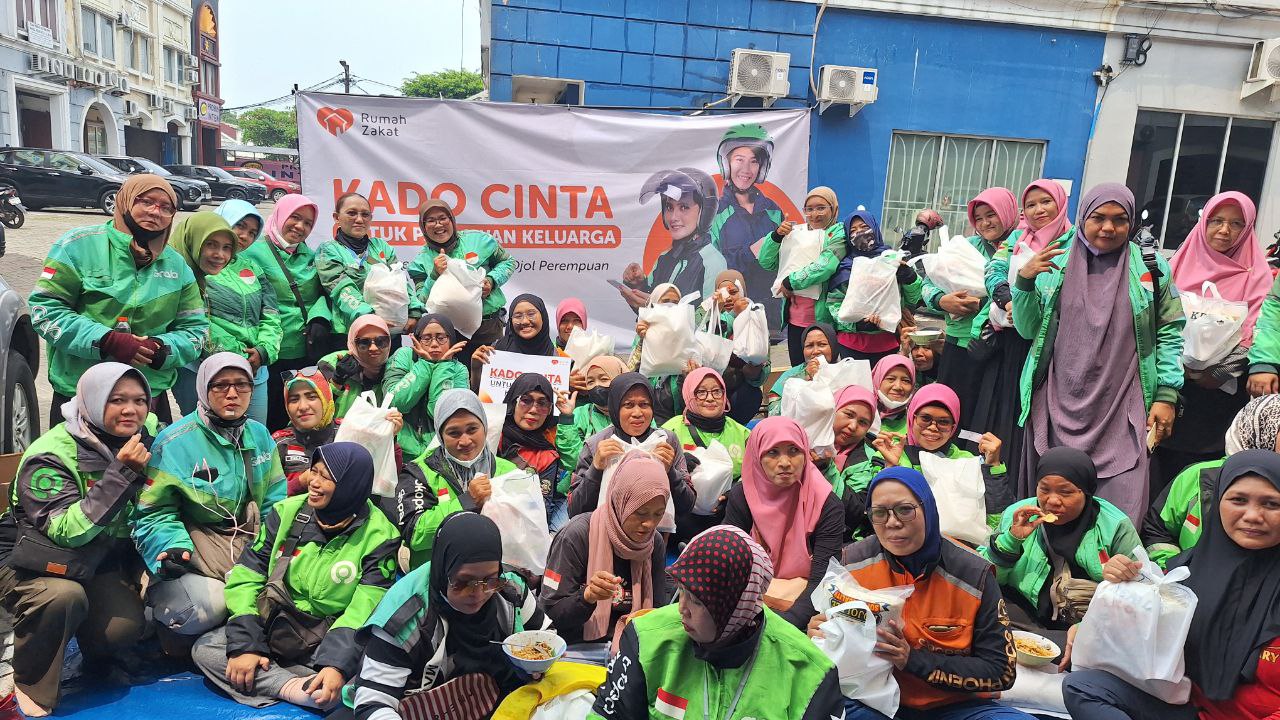 Rumah Zakat Salurkan Kado Cinta untuk Driver Ojol di Tangerang Selatan