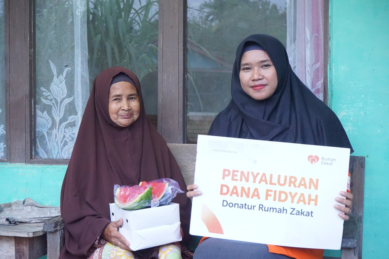 Rumah Zakat Salurkan Paket Fidyah untuk Lansia Dhuafa di Punggur Kecil, Pontianak