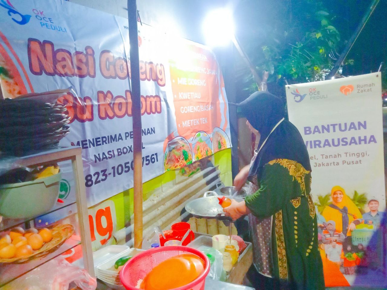 Melalui Ok Oce Peduli, Usaha Nasi Goreng Bu Kokom Semakin Berkembang