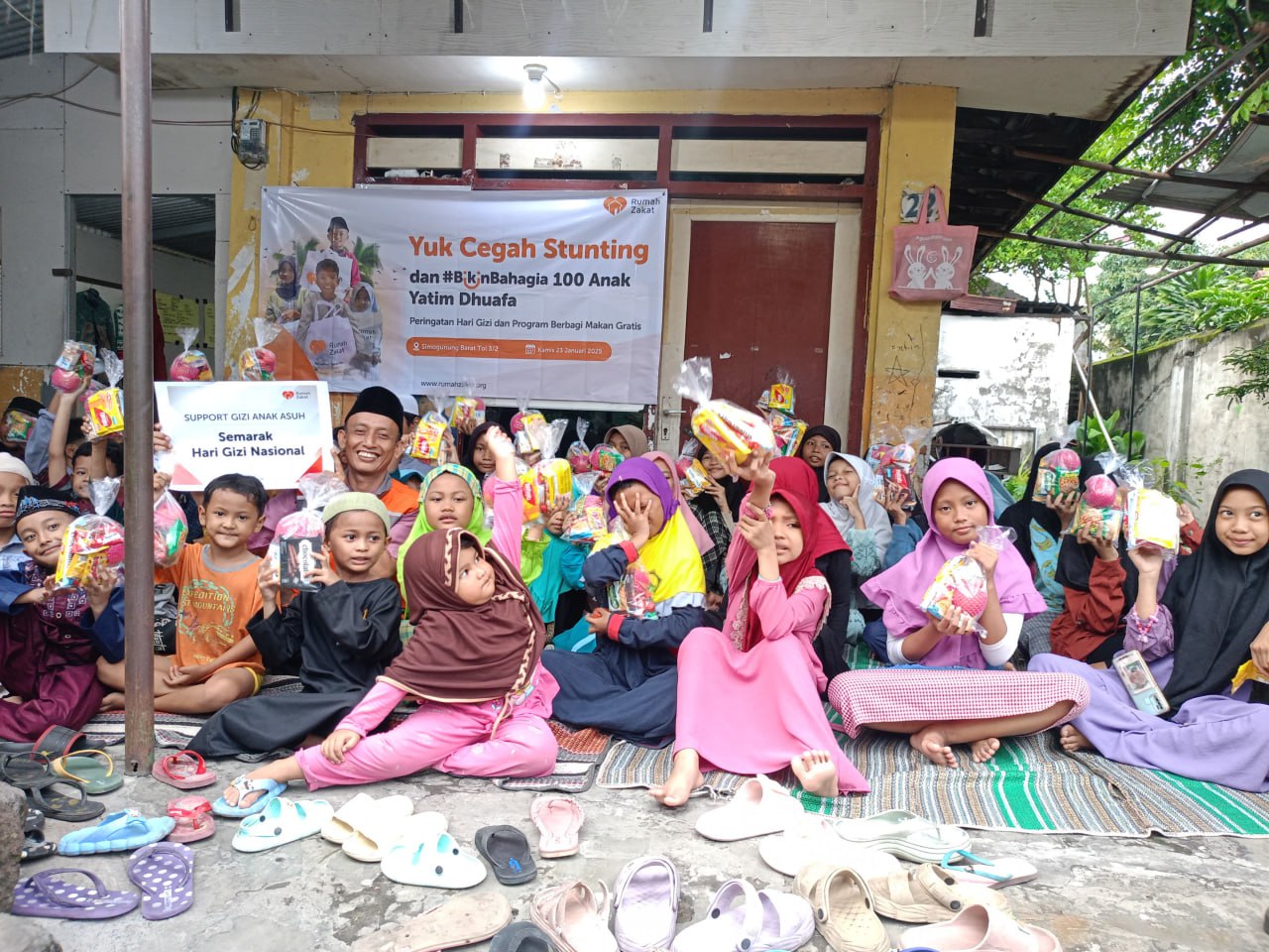 Berbagi Kebahagiaan Susu dan Buah untuk Anak Yatim  Dhuafa
