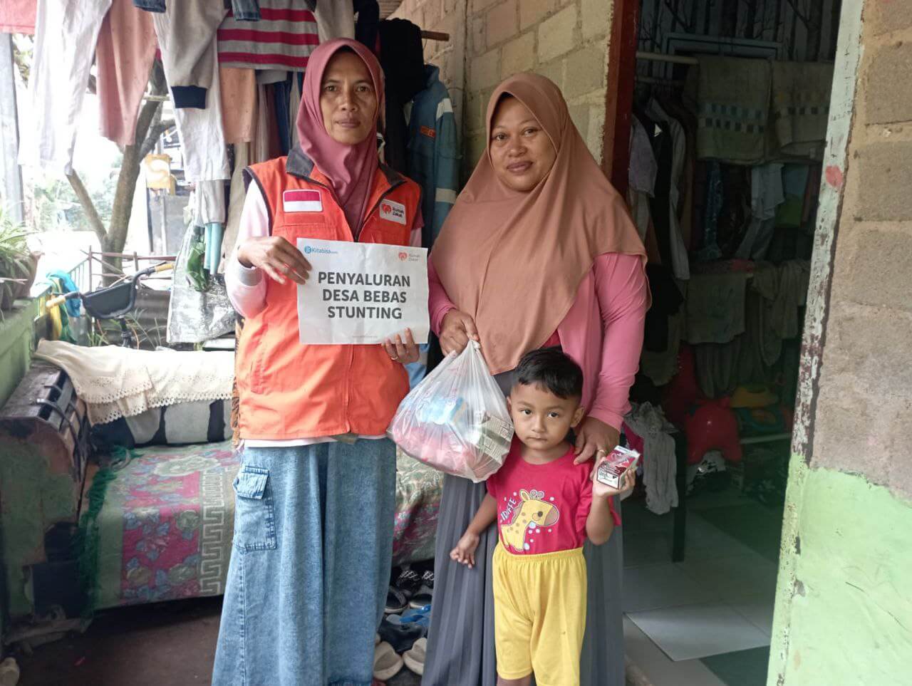 Rumah Zakat Beri Makan Bergizi dan Susu Gratis untuk Balita