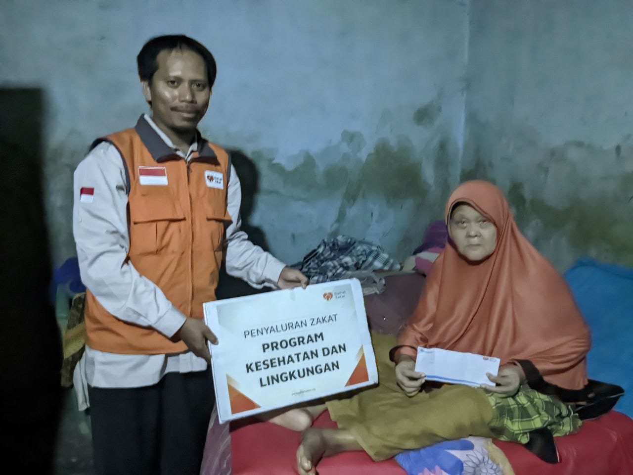 Terbaring Sakit, Hamida Terima Bantuan dari Rumah Zakat