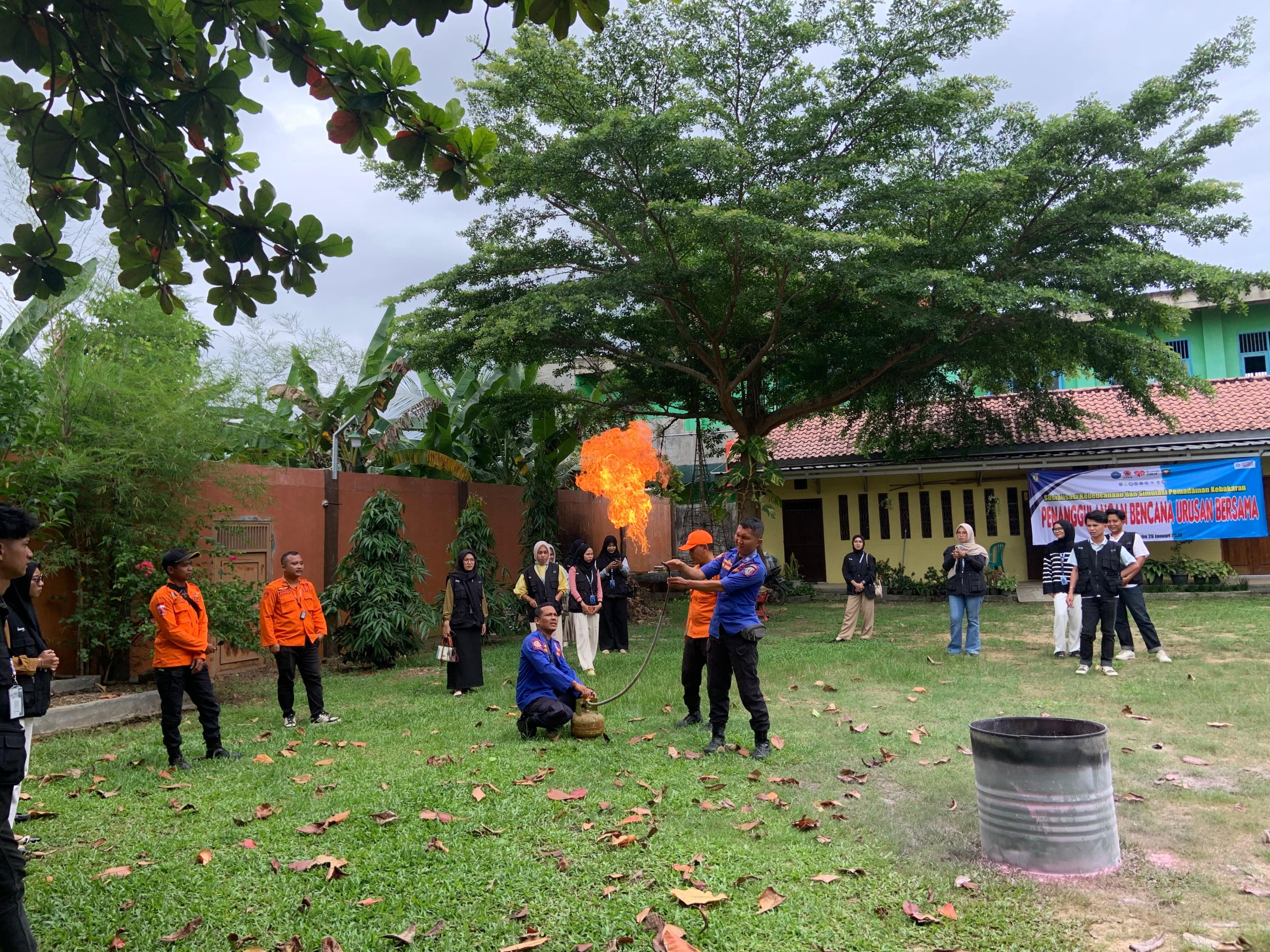 Relawan Rumah Zakat Kolaborasi Berikan Edukasi Kebencanaan kepada Mahasiswa UMPRI