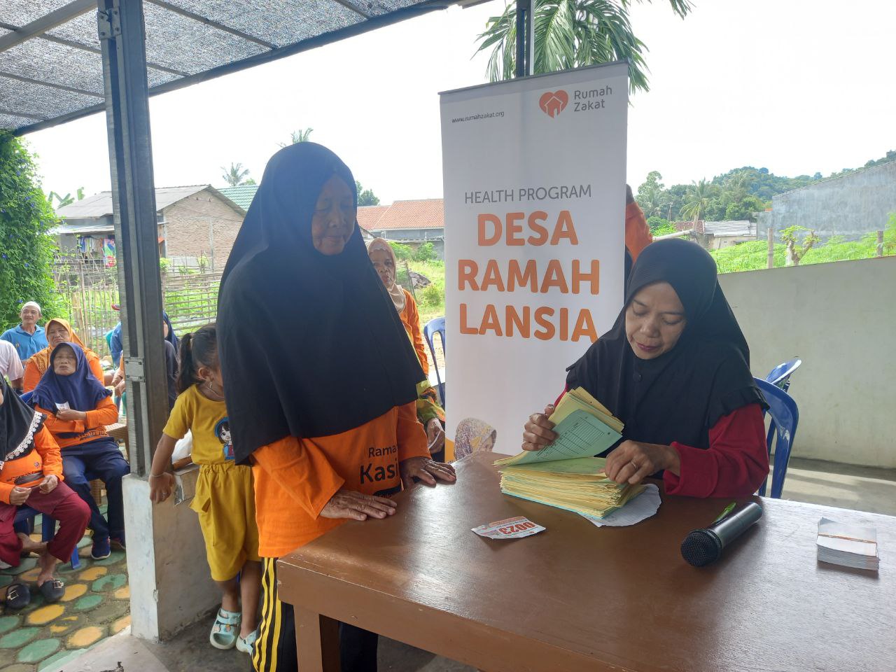 Rumah Zakat Gelar Senam dan Posyandu Lansia Meriah