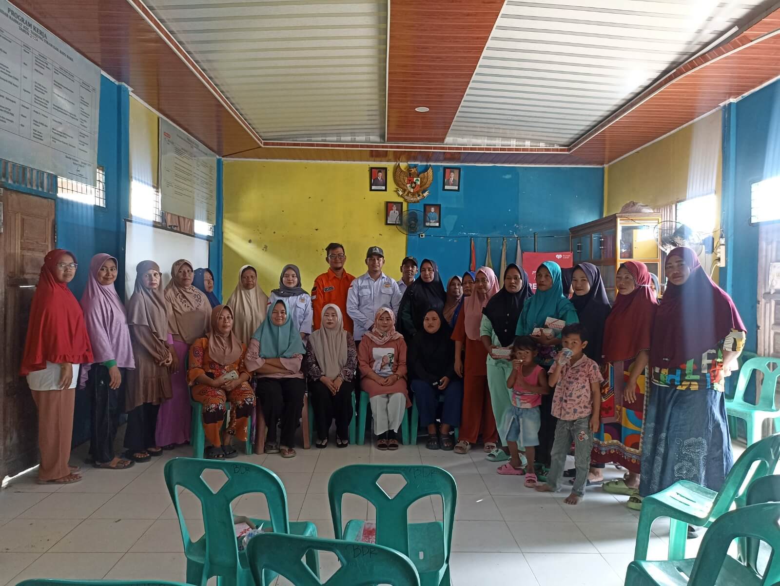 Rumah Zakat Maksimalkan Peran Perempuan di Desa Tangguh Bencana Rumah Zakat Maksimalkan Peran Perempuan di Desa Tangguh Bencana