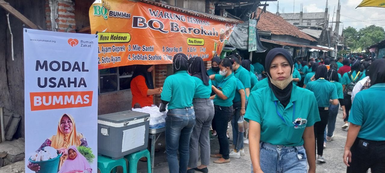 Terima Bantuan Modal Usaha Rumah Zakat, Waroh Berhasil Tingkatkan Omset Penjualan