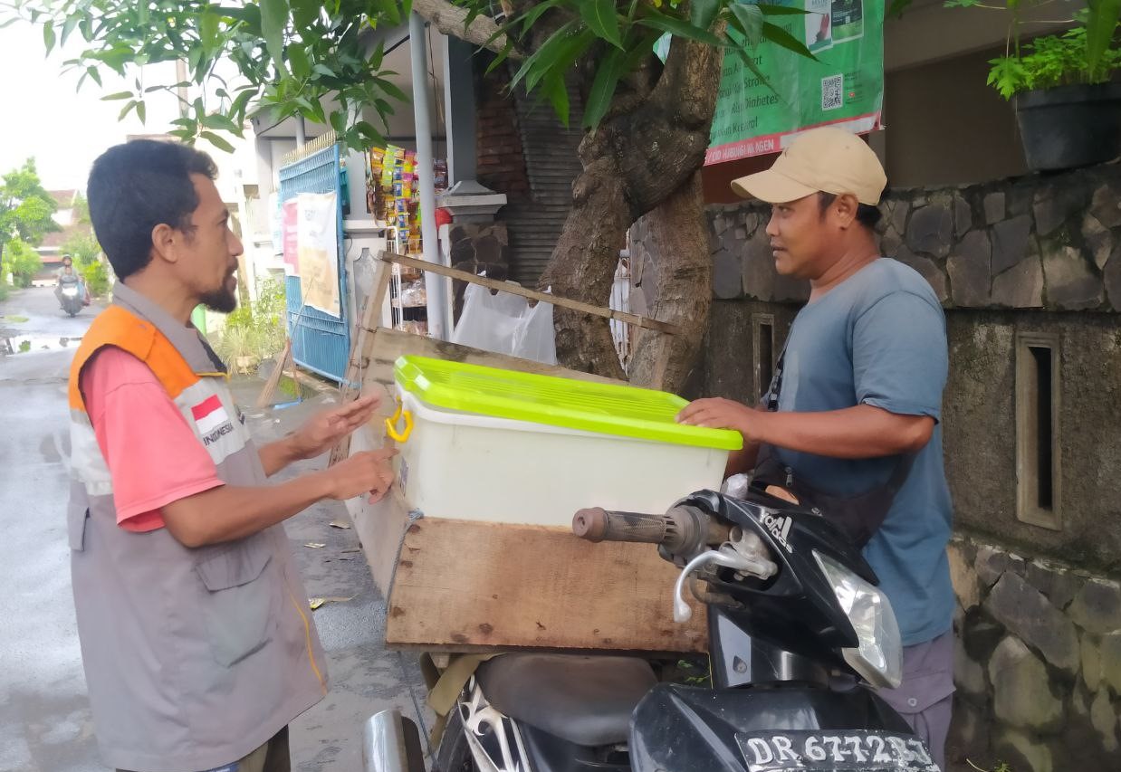 Bantuan Modal Usaha Rumah Zakat Bantu Tingkatkan Omset Adrian