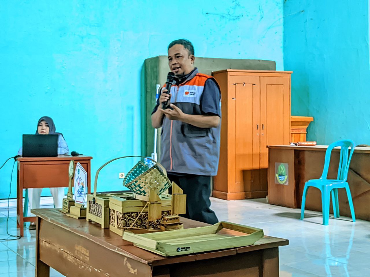 Rumah Zakat Kembangkan Potensi Desa Melalui Kerajinan Bambu