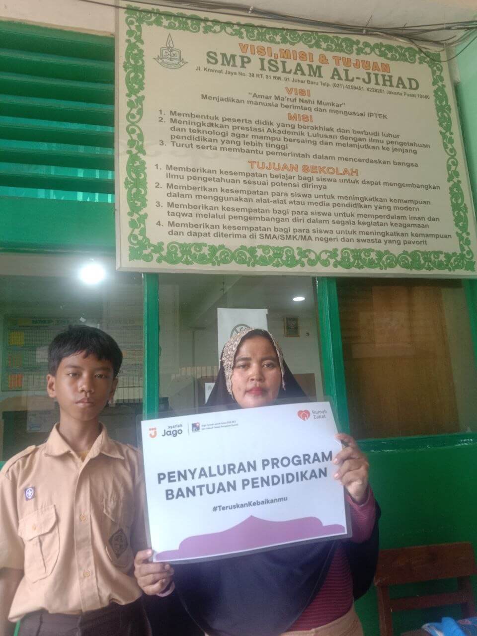 Bank Jago Syariah Salurkan Bantuan Pendidikan Untuk Tunggakan Sekolah dan Tunggakan Mahasiswa