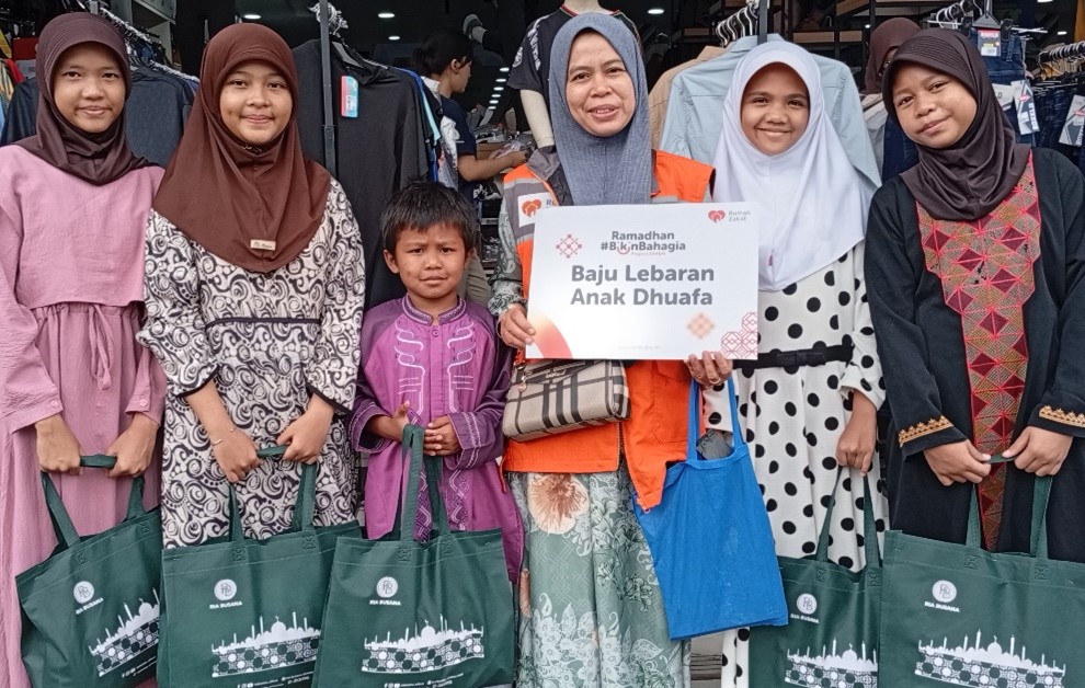 Ekspresi Bahagia 5 Anak Yatim Binaan Rumah Zakat Jakarta saat Diajak Beli Baju Lebaran Baru