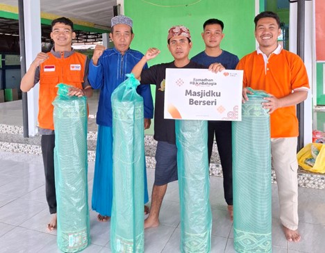 Masjid berseri Rumah Zakat