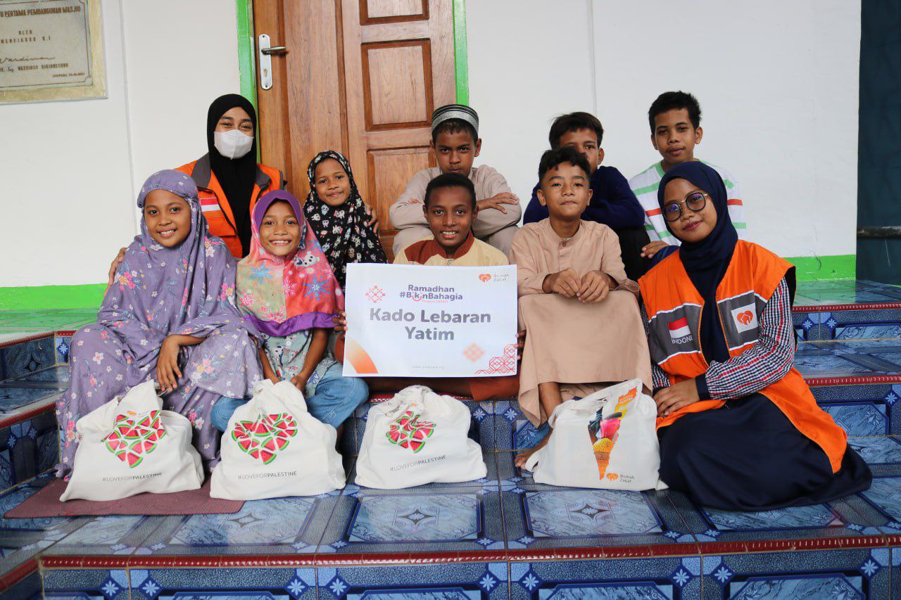 Anak Yatim Dhuafa Jayapura Sukacita, Terima Kado Lebaran Yatim Rumah Zakat