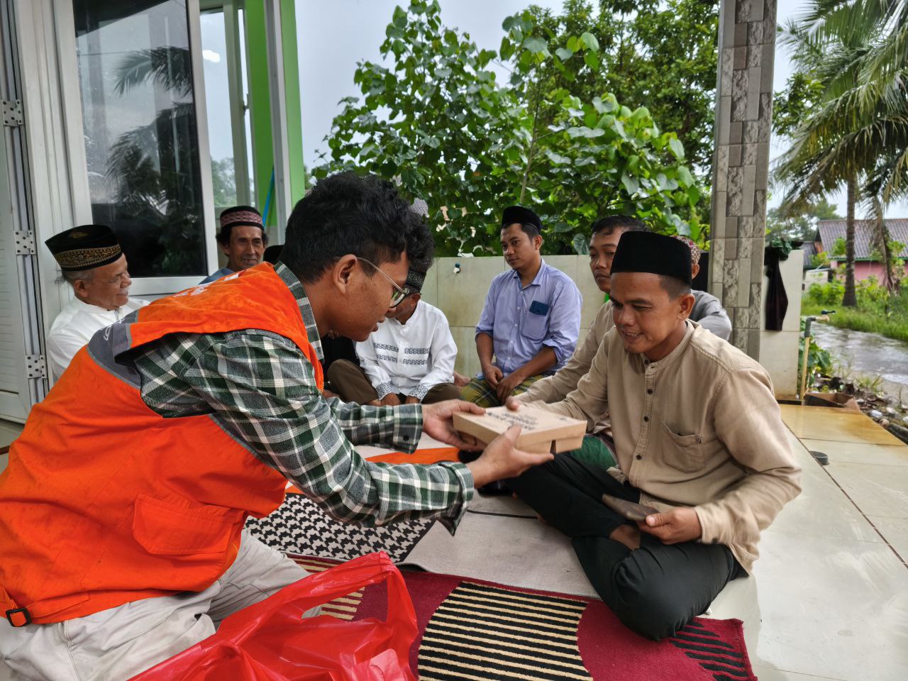 Rumah Zakat Tebar Kebahagiaan, Masyarakat Nikmati Hidangan Berbagi Buka Puasa