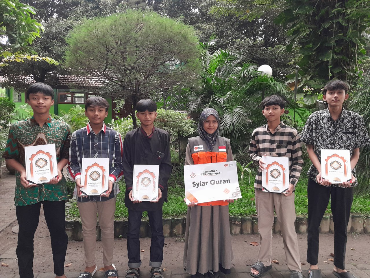 Ramadhan #BikinBahagia, Rumah Zakat slaurkan Al-Qur’an untuk siswa SMPN 2 Gurah
