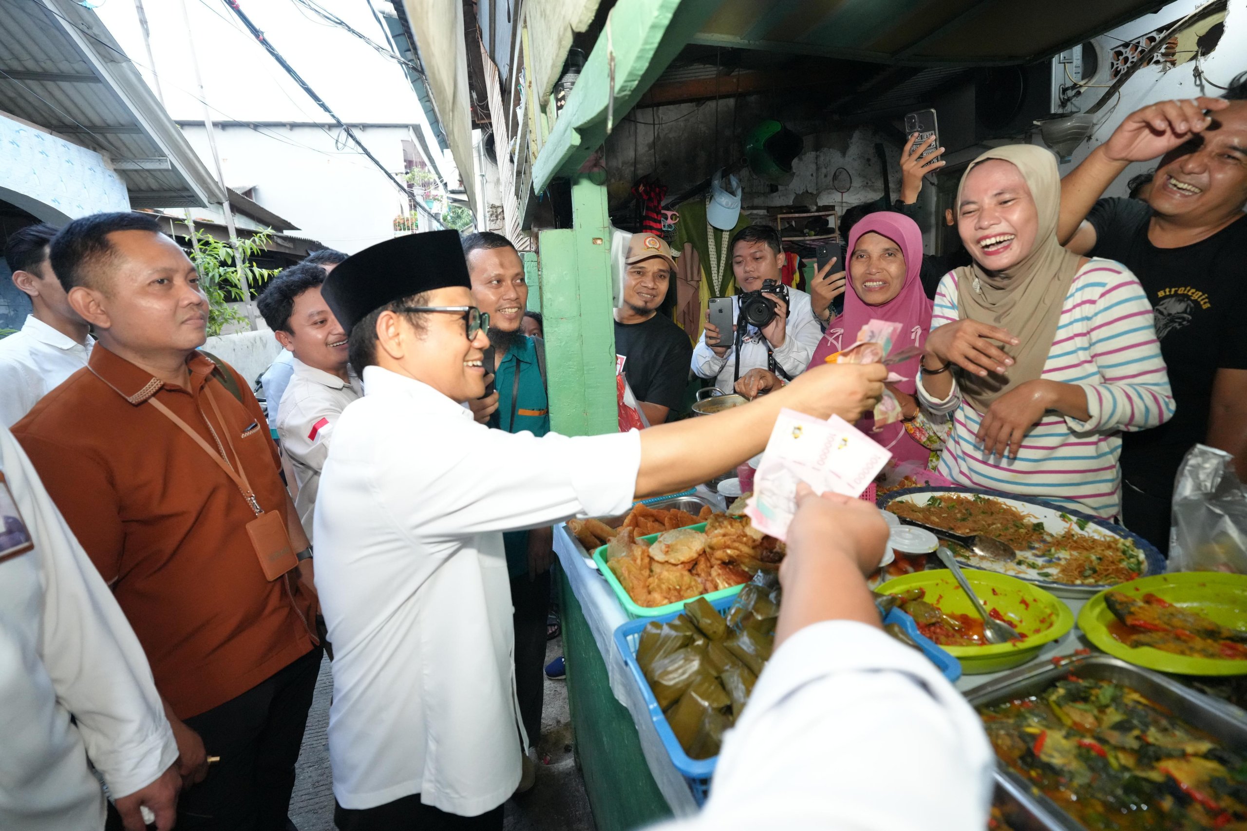 Rumah Zakat Distribusikan Zakat Fitrah Serentak di 29 Kota pada Hari Zakat Nasional 2025