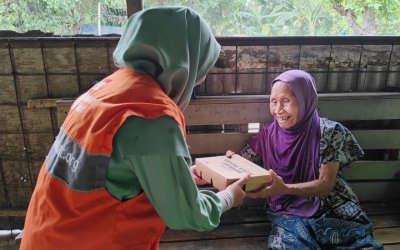 Rumah Zakat  Salurkan Paket Berbuka Puasa untuk Lansia Dhuafa