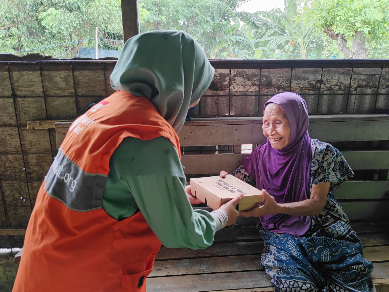 Penyaluran paket Berbagi Buka Puasa Penyaluran paket Berbagi Buka Puasa
