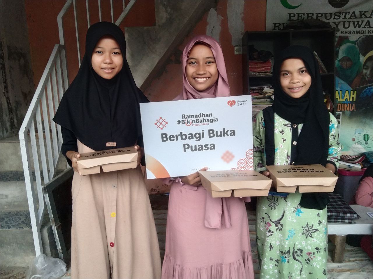Ramadhan #BikinBahagia: Rumah Zakat Berbagi Buka Puasa untuk Masyarakat Cirebon